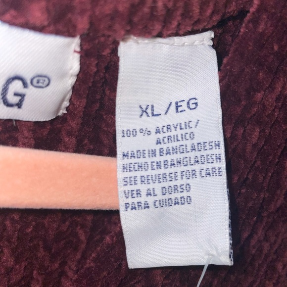 $1 when bundled ⚡️ NWT Velvet Plum V-Neck Sweater - Picture 8 of 14